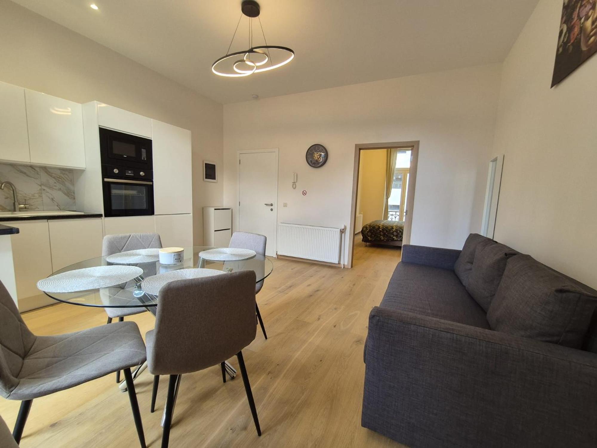 Elegant Apartment In Center Of Brussels — Photos 1